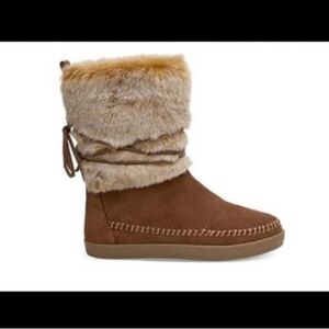 Toms Nepal Suede mixed media pull on boots size 7‎